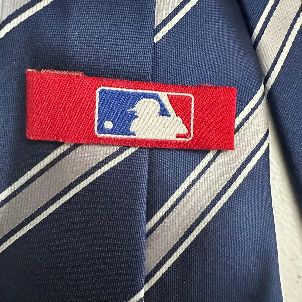 MLB New York Yankees Mens Necktie Navy Blue Grey Striped Logo Tie Baseball Fan